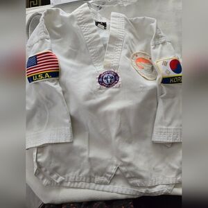 Karate outfit size 4-6 boys or girls